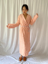 Load image into Gallery viewer, Vintage rare 1930s silk crepe textured peach robe