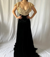 Load image into Gallery viewer, 1930s black silk velvet ecru sequin lace collar
