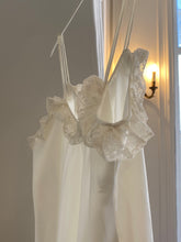 Load image into Gallery viewer, Vintage cream 90s slip dress