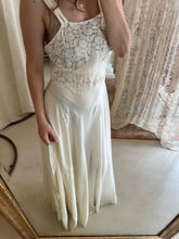 Load image into Gallery viewer, Vintage 1930s silk and lace cream robe