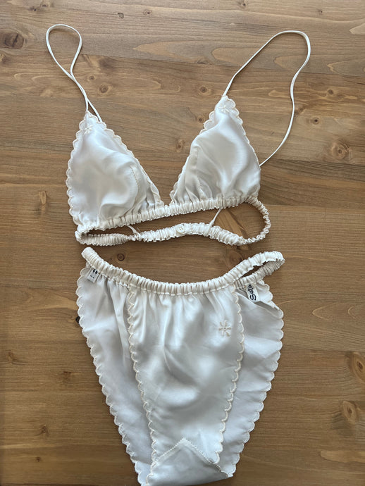Vintage 1970s pure silk cream lingerie set