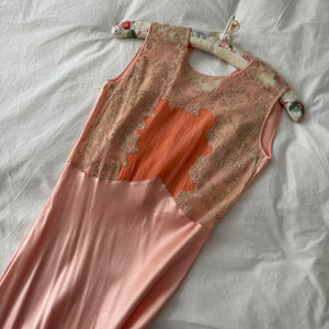 Vintage 1930s silk chiffon satin and lace peach gown