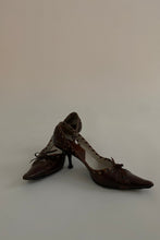 Load image into Gallery viewer, Vintage 1990s Dior Leather Pointed Kitten Heels