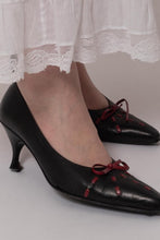 Load image into Gallery viewer, Vintage Leather Italian Black Kitten Heels