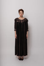 Load image into Gallery viewer, Antique Silk Black And Blush Handmade Robe