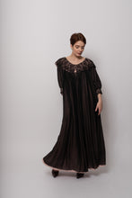 Load image into Gallery viewer, Antique Silk Black And Blush Handmade Robe