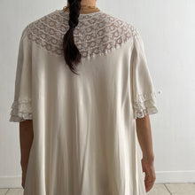 Load image into Gallery viewer, Vintage 1930s silk cream lace robe