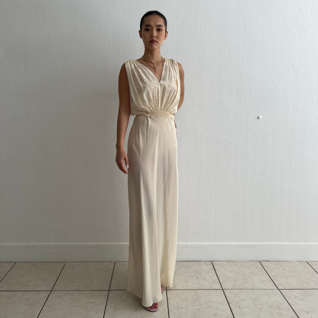 Vintage 1930s cream silk appliqué smocked