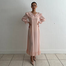 Load image into Gallery viewer, Vintage 1940s pink rayon dress
