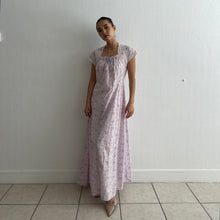 Load image into Gallery viewer, Vintage 1930s cotton floral purple dress