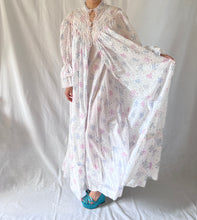Load image into Gallery viewer, Vintage 1930s cotton playful set dress and robe