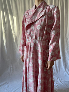 Vintage 1930s pink daisies gown robe