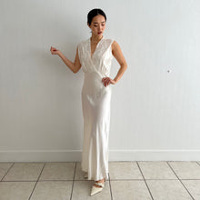 Load image into Gallery viewer, Vintage 30s white satin lace bridal dress