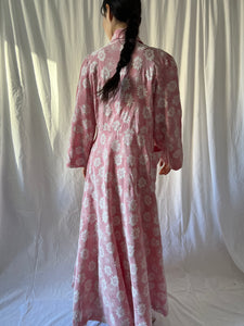 Vintage 1930s pink daisies gown robe