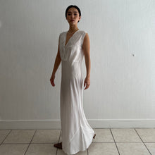 Load image into Gallery viewer, Vintage 1930s white bridal dress silk and lace