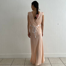 Load image into Gallery viewer, Vintage 30s peach lace slip dress