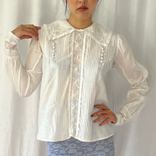 Load image into Gallery viewer, Antique white lace cotton blouse