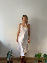 Load image into Gallery viewer, Vintage white 30s satin lace and dots slip