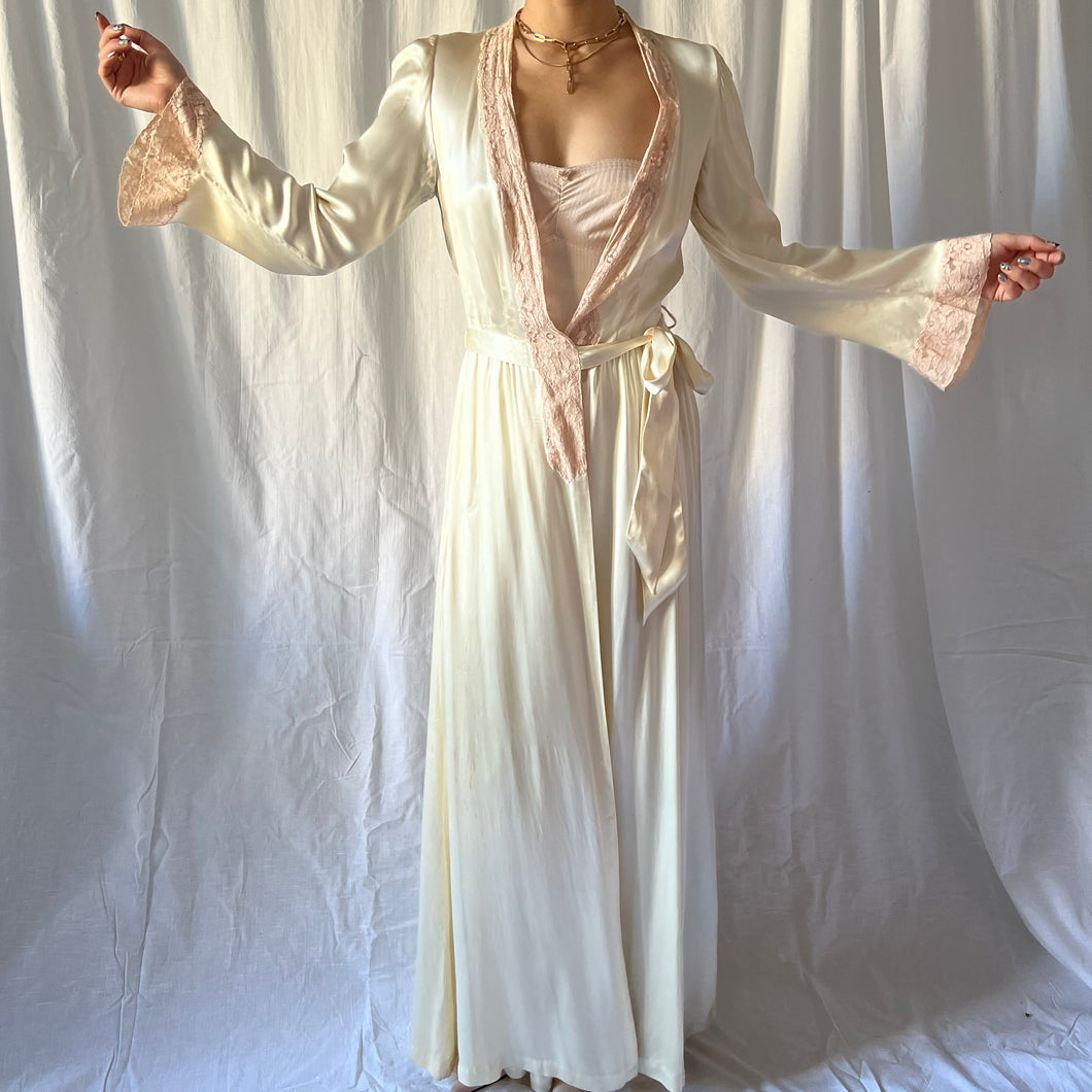 1930s cream silk satin robe with antique lace Kanelle Vintage