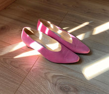 Load image into Gallery viewer, Vintage Roberto Vianni for Neiman Marcus pink shoes