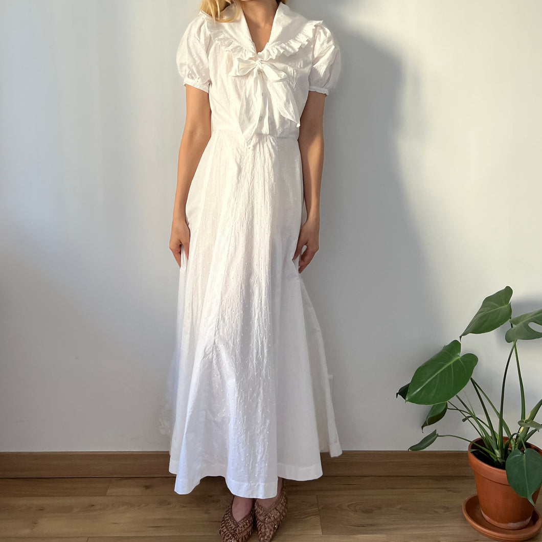 Vintage 1940s white bridal eyelet cotton dress