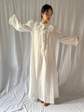 Load image into Gallery viewer, Antique Victorian dressing nightgown white cotton « Marthe »