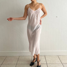 Load image into Gallery viewer, Vintage 1930s icy lilac silk slip