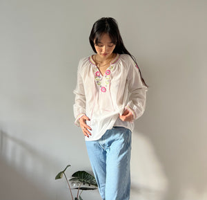Vintage 70s floral long sleeved blouse