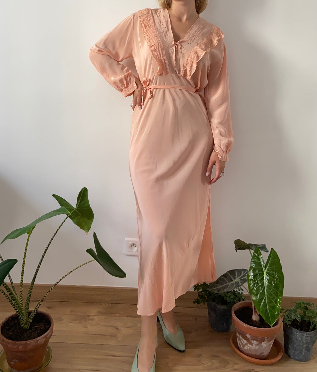 40s peach liquid slip long sleeves